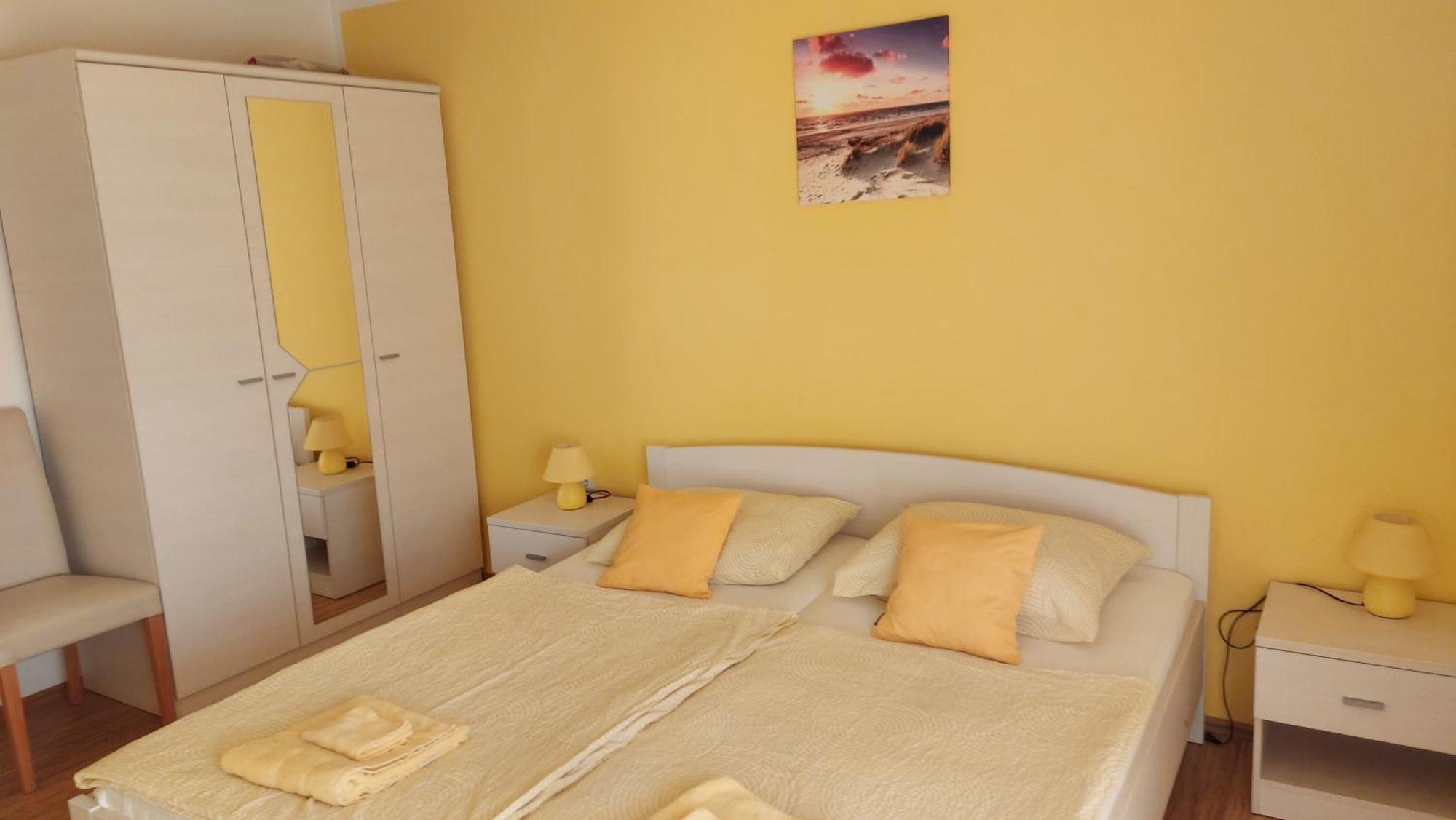 Apartments Kivi Novigrad  Room photo